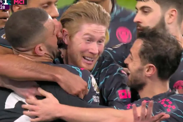 曼城德布勞內八年<a href=http://8809.jianzhanzj.com/tag/yingchao.html target=_blank class=infotextkey>英超</a>生涯首次用頭球攻破對方球門(mén)