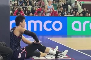 焦泊喬受傷沒(méi)人管？！新疆隊球員克里克在替補席喊人趕緊過(guò)來(lái)！