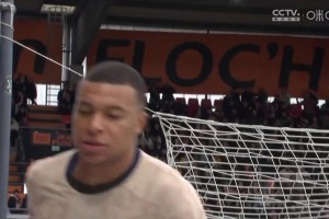 全能型前鋒！姆巴佩策動(dòng)進(jìn)攻+腳后跟破門(mén)，解說(shuō)員都懵了！